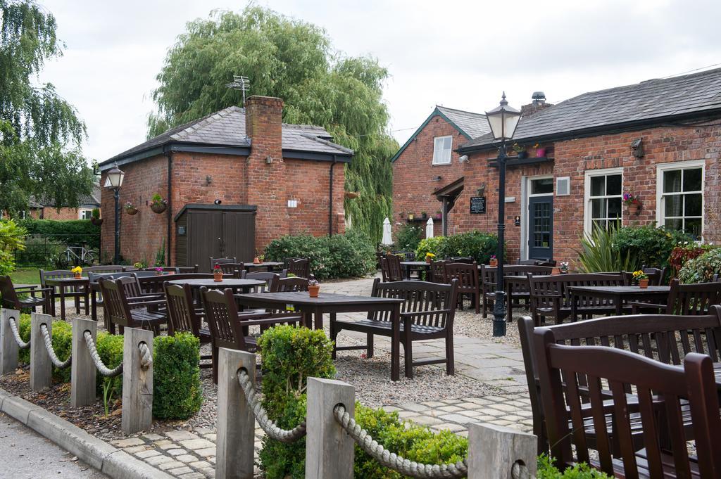 Hotel Innkeeper's Chester, Christleton